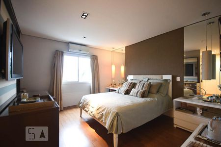 Casa de condomínio à venda com 270m², 3 quartos e 3 vagasSuíte 