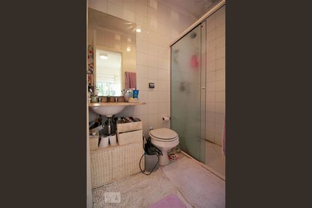 Casa à venda com 250m², 4 quartos e 1 vagaBanheiro da suíte 1