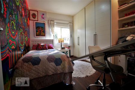 Casa à venda com 250m², 4 quartos e 1 vagaSuíte 2