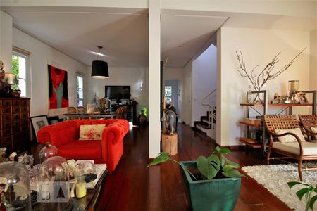 Casa à venda com 250m², 4 quartos e 1 vagaSala