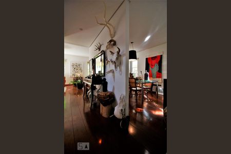 Casa à venda com 250m², 4 quartos e 1 vagaDetalhe da sala