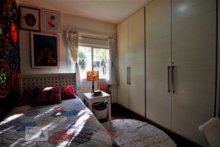 Casa à venda com 250m², 4 quartos e 1 vagaSuíte 2