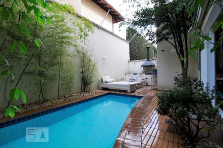Casa à venda com 250m², 4 quartos e 1 vagaÁrea externa