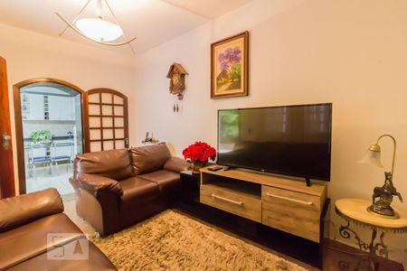 Casa à venda com 300m², 3 quartos e 3 vagasSala de televisão