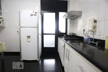 Apartamento para alugar com 115m², 3 quartos e 3 vagas Apartamento para alugar com 115m², 3 quartos e 3 vagasCozinha