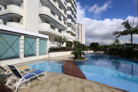 Apartamento para alugar com 115m², 3 quartos e 3 vagas Apartamento para alugar com 115m², 3 quartos e 3 vagasPiscina
