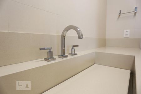 Apartamento para alugar com 115m², 3 quartos e 3 vagas Apartamento para alugar com 115m², 3 quartos e 3 vagasBanheiro da Suíte