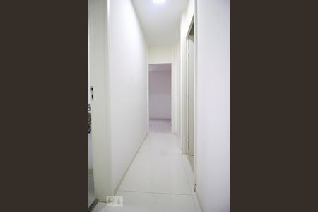 Corredor de apartamento para alugar com 3 quartos, 65m² em Jardim Caboré, São Paulo