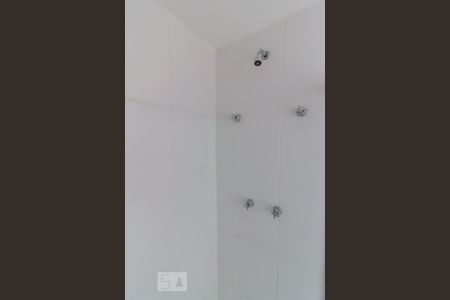 Chuveiro da banheiro de apartamento para alugar com 3 quartos, 76m² em Picanço, Guarulhos