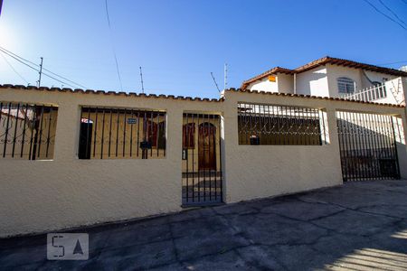 Casa para alugar com 250m², 3 quartos e 3 vagasFachada