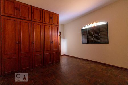 Suíte de casa para alugar com 3 quartos, 250m² em Santa Mônica, Belo Horizonte