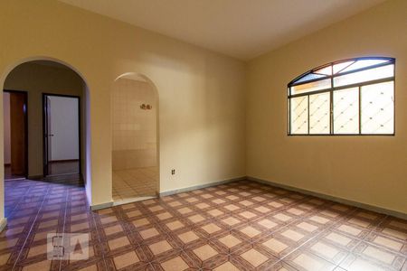 Copa de casa para alugar com 3 quartos, 250m² em Santa Mônica, Belo Horizonte