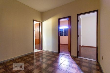 Sala 2 de casa para alugar com 3 quartos, 250m² em Santa Mônica, Belo Horizonte