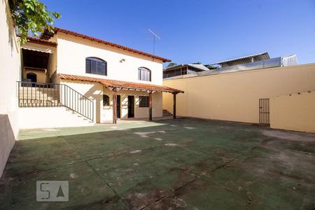 Casa para alugar com 250m², 3 quartos e 3 vagasÁrea Externa