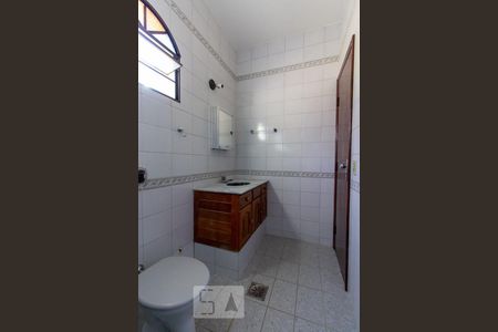 Casa para alugar com 250m², 3 quartos e 3 vagasBanheiro Social
