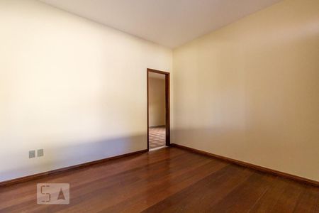 Sala de casa para alugar com 3 quartos, 250m² em Santa Mônica, Belo Horizonte
