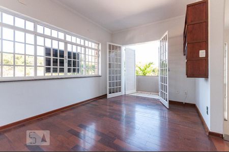 Casa à venda com 420m², 4 quartos e 4 vagasSala Superior