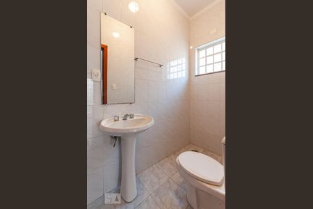 Casa à venda com 420m², 4 quartos e 4 vagasBanheiro de Serviço