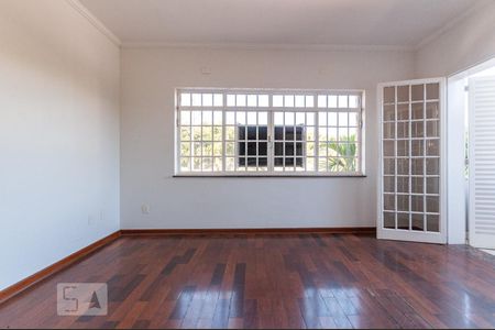 Casa à venda com 420m², 4 quartos e 4 vagasSala Superior