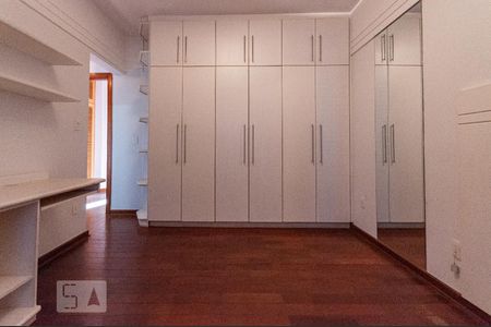Casa à venda com 420m², 4 quartos e 4 vagasQuarto 2 - Suíte