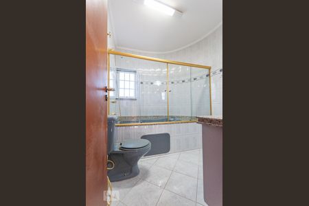 Casa à venda com 420m², 4 quartos e 4 vagasBanheiro Quarto 2 - Suíte