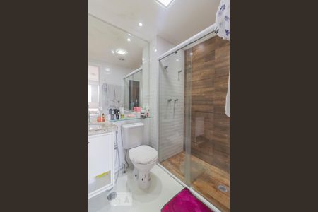 Banheiro da suíte de apartamento à venda com 2 quartos, 64m² em Picanço, Guarulhos