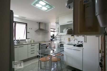 Apartamento à venda com 270m², 4 quartos e 2 vagasCopa-cozinha