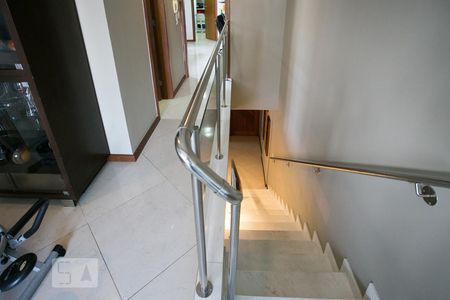 Apartamento à venda com 270m², 4 quartos e 2 vagasEscada/Cobertura