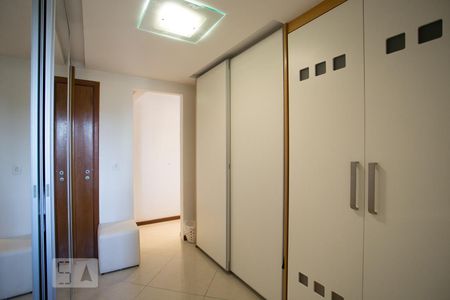 Apartamento à venda com 270m², 4 quartos e 2 vagasCloset/Quarto extra reversível
