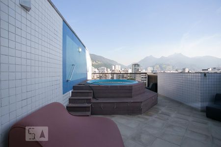 Apartamento à venda com 270m², 4 quartos e 2 vagasCobertura