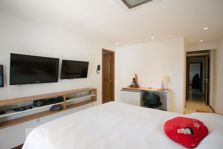 Apartamento à venda com 270m², 4 quartos e 2 vagasSuíte