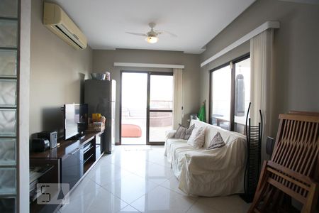 Apartamento à venda com 270m², 4 quartos e 2 vagasSala de TV