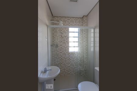 Banheiro de apartamento à venda com 2 quartos, 58m² em Centro Histórico, Porto Alegre