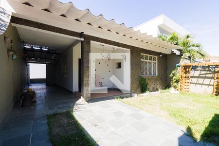Casa de condomínio à venda com 161m², 3 quartos e 3 vagas Casa de condomínio à venda com 161m², 3 quartos e 3 vagasQuintal