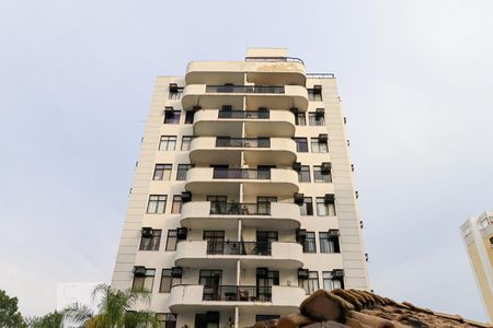 Apartamento para alugar com 63m², 2 quartos e 1 vaga Apartamento para alugar com 63m², 2 quartos e 1 vagaFachada