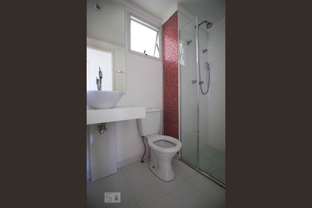 Banheiro de apartamento para alugar com 2 quartos, 56m² em Parque Reboucas, São Paulo