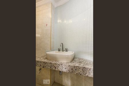 Apartamento para alugar com 150m², 4 quartos e 2 vagas Apartamento para alugar com 150m², 4 quartos e 2 vagasBanheiro da Suíte 2