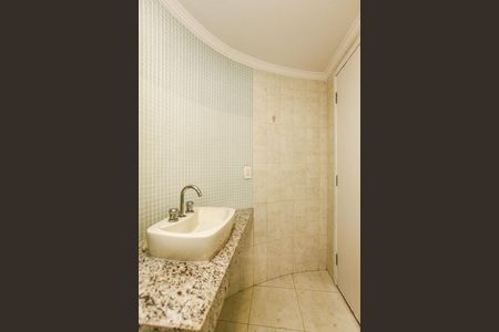 Apartamento para alugar com 150m², 4 quartos e 2 vagas Apartamento para alugar com 150m², 4 quartos e 2 vagasBanheiro da Suíte 2