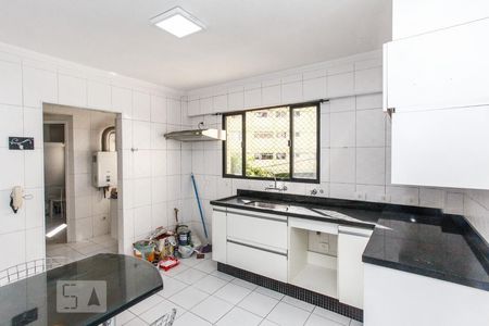 Apartamento para alugar com 150m², 4 quartos e 2 vagas Apartamento para alugar com 150m², 4 quartos e 2 vagasCozinha