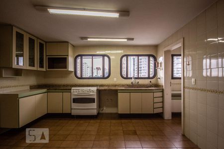 Apartamento à venda com 250m², 3 quartos e 2 vagasCozinha
