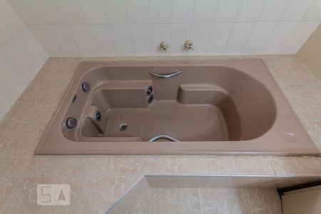 Apartamento à venda com 250m², 3 quartos e 2 vagasSuítes 3