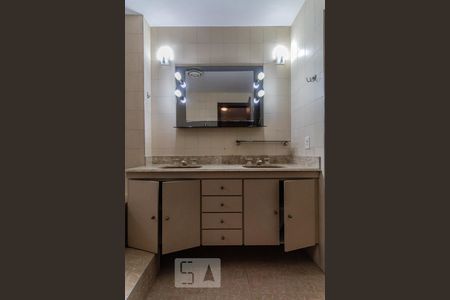 Apartamento à venda com 250m², 3 quartos e 2 vagasSuítes 3