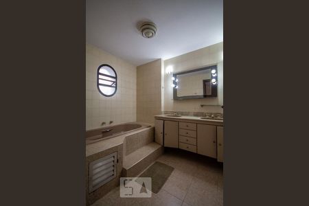 Apartamento à venda com 250m², 3 quartos e 2 vagasSuítes 3