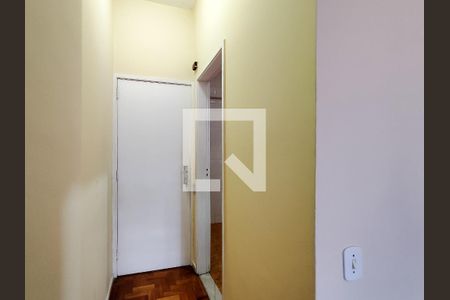 Entrada de apartamento à venda com 3 quartos, 95m² em São Cristóvão, Rio de Janeiro