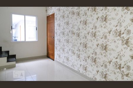 Sala de casa de condomínio para alugar com 2 quartos, 73m² em Vila Nelson, São Paulo
