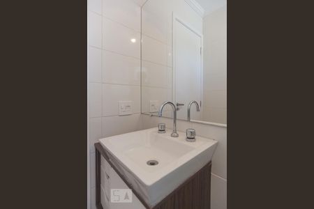 Banheiro de apartamento à venda com 2 quartos, 48m² em Chácara das Nações, Campinas