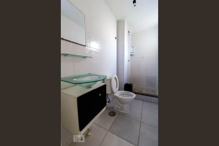 Banheiro de apartamento para alugar com 2 quartos, 56m² em Cavalhada, Porto Alegre