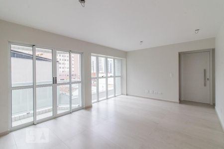 Sala de apartamento para alugar com 2 quartos, 70m² em Água Verde, Curitiba