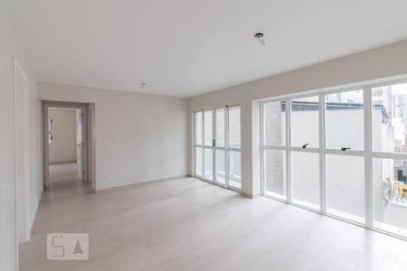 Sala de apartamento para alugar com 2 quartos, 70m² em Água Verde, Curitiba