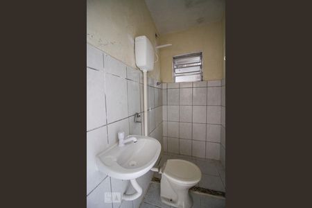 Banheiro de casa para alugar com 1 quarto, 70m² em Alto da Lapa, São Paulo